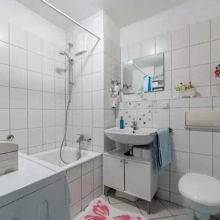 Apartment 6081 Privatapartment Exibitionshow East