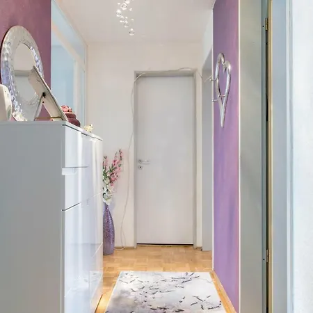Apartment 6081 Privatapartment Exibitionshow East